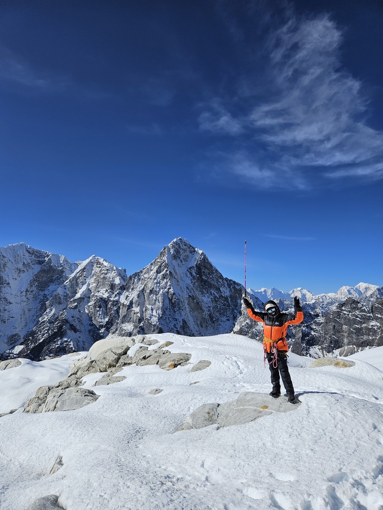 Lobuche East Peak